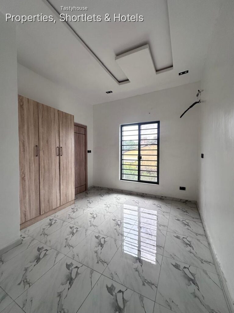 WELL-BUILT 4-BEDROOM SEMI-DETACHED DUPLEX