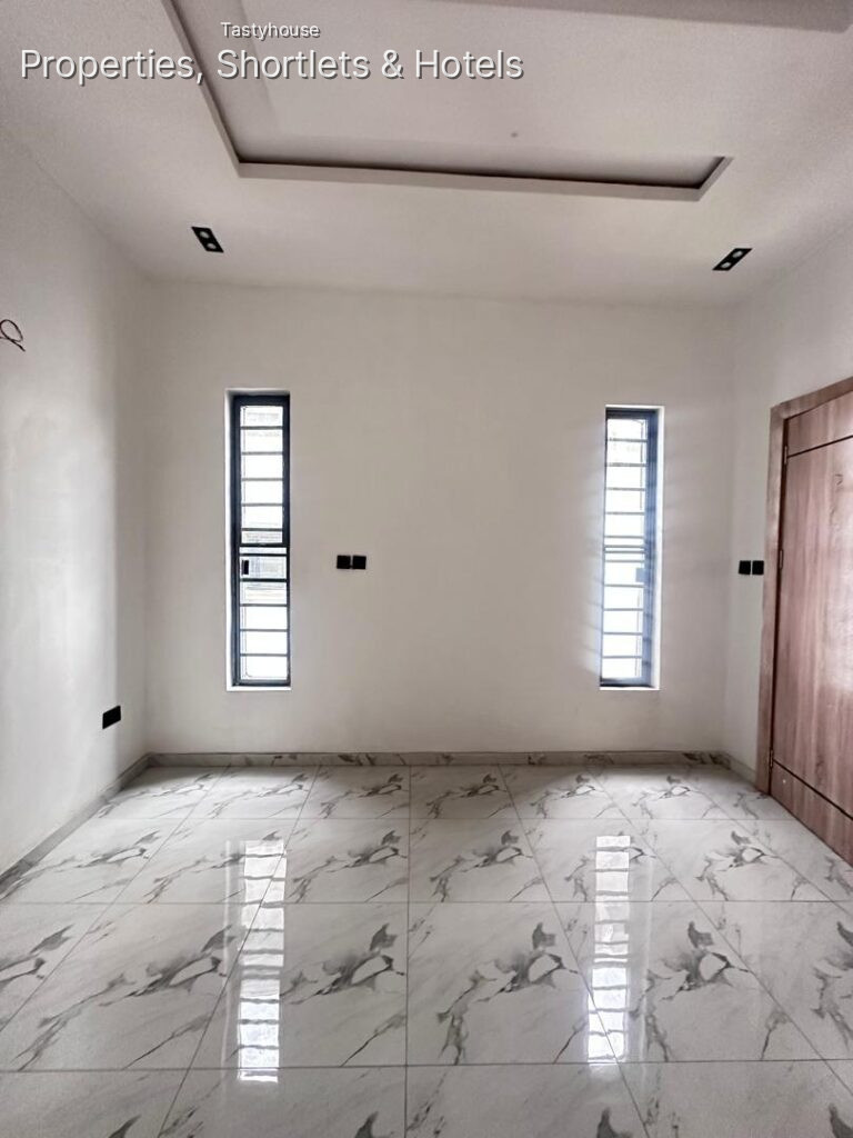 WELL-BUILT 4-BEDROOM SEMI-DETACHED DUPLEX