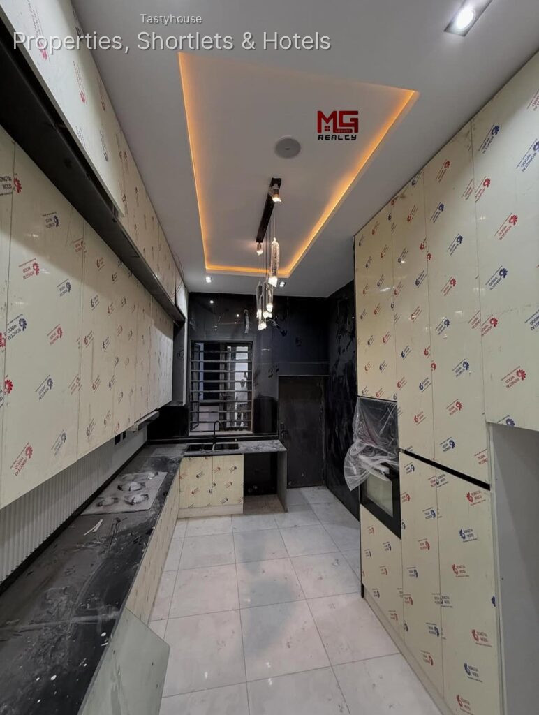 LUXURY 4 BEDROOM SEMI DETACHED DUPLEX