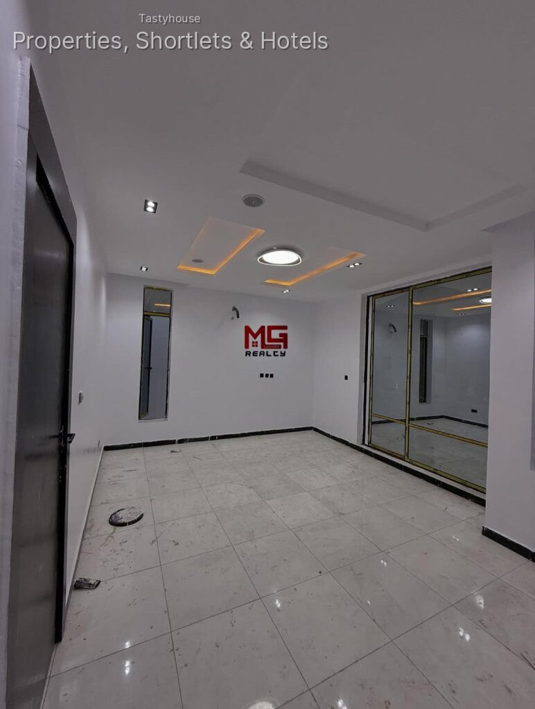 LUXURY 4 BEDROOM SEMI DETACHED DUPLEX