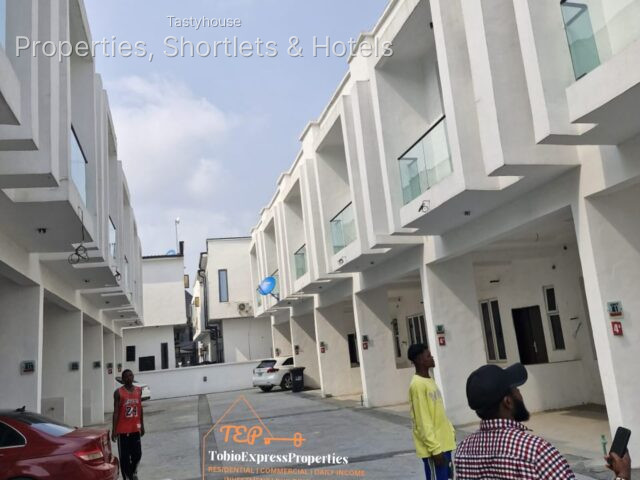 3 BED TERRACE DUPLEX ORCHID ROAD