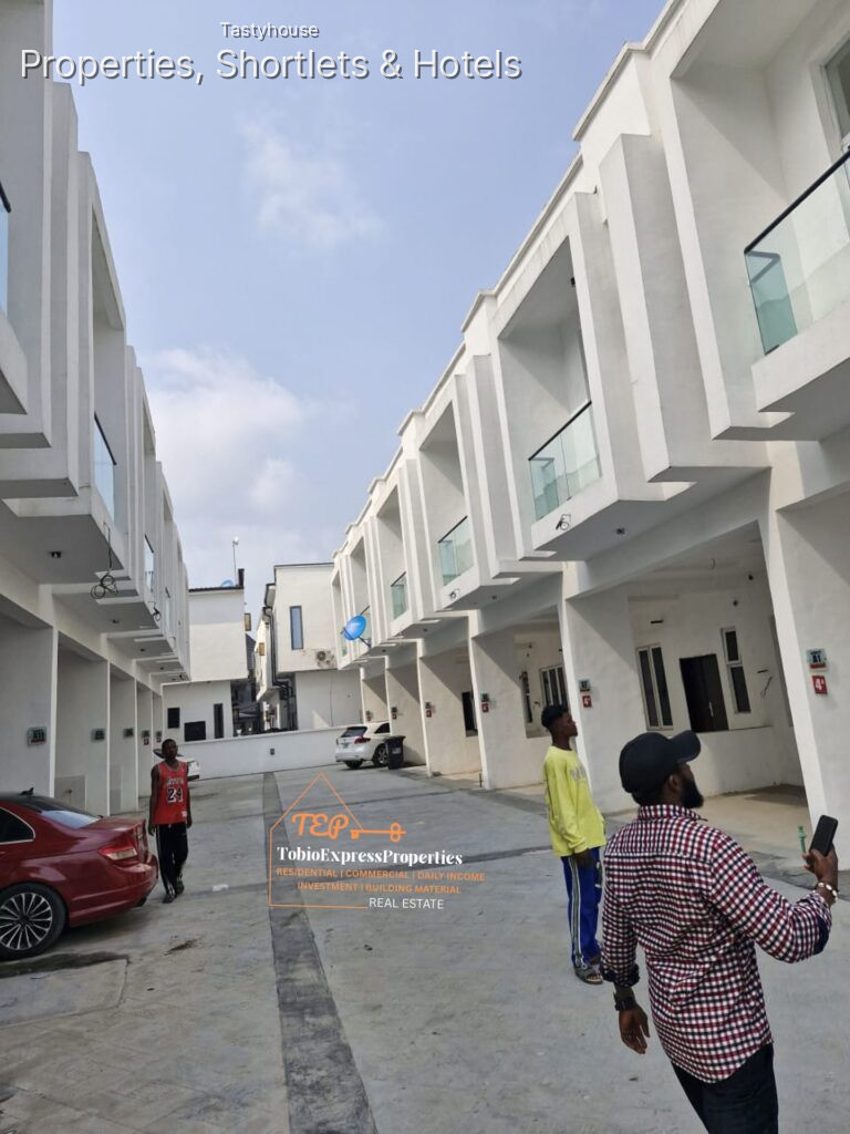3 BED TERRACE DUPLEX ORCHID ROAD