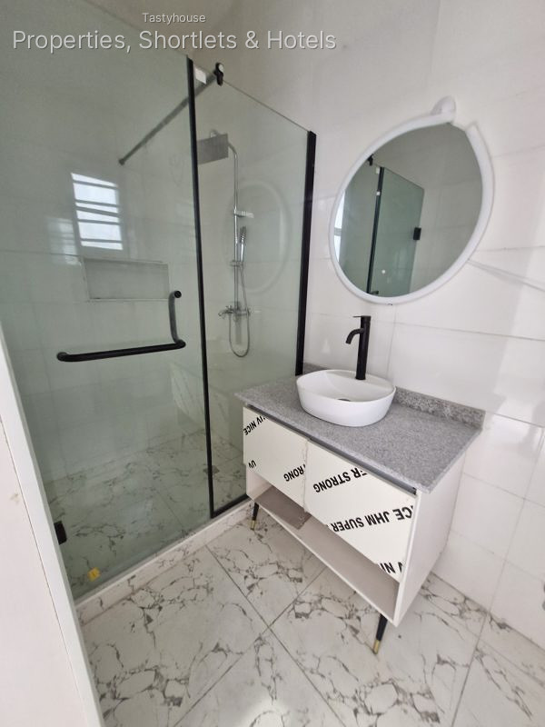 3 BED TERRACE DUPLEX ORCHID ROAD