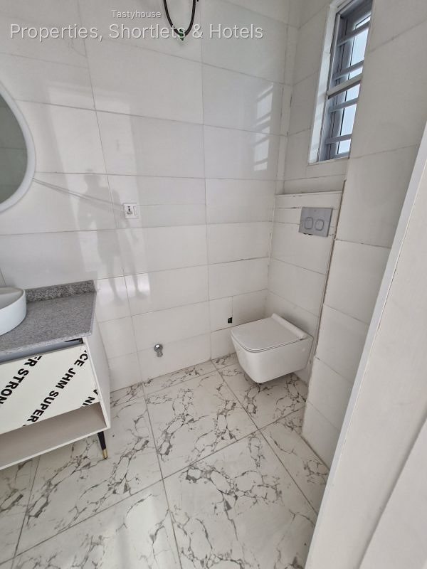3 BED TERRACE DUPLEX ORCHID ROAD