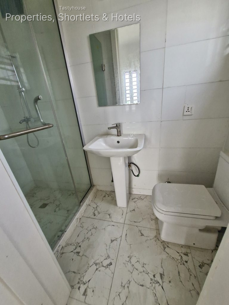 3 BED TERRACE DUPLEX ORCHID ROAD