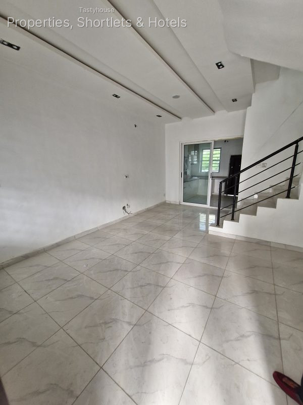 3 BED TERRACE DUPLEX ORCHID ROAD