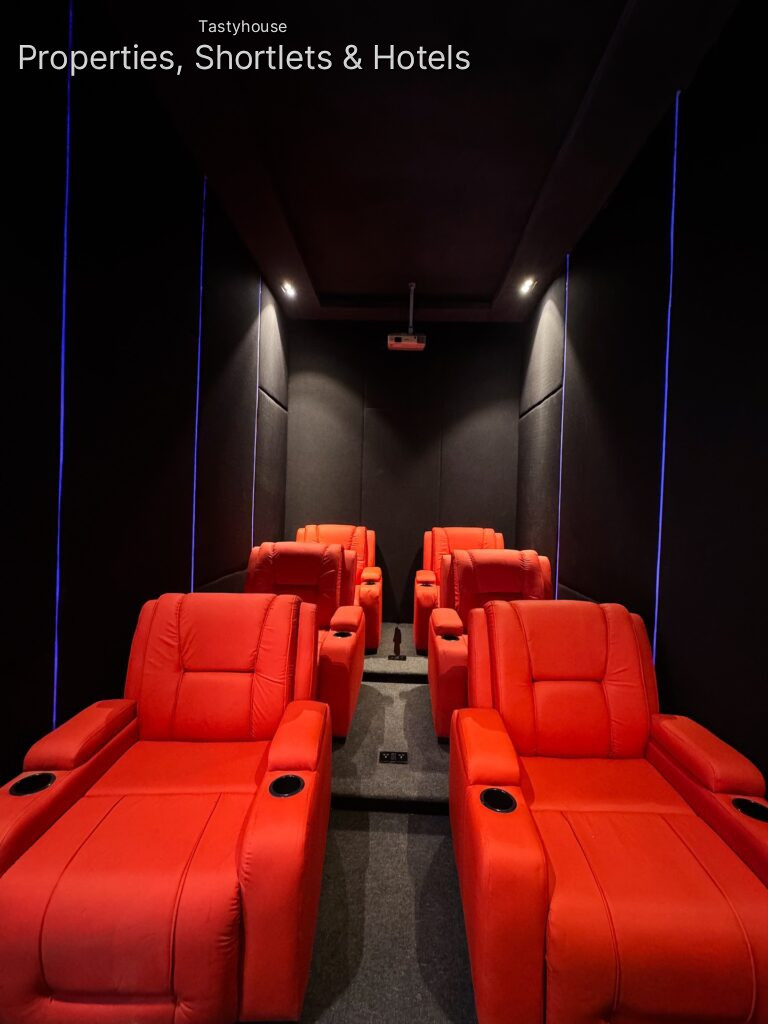 5 BEDROOM DUPLEX WITH SWIMMING POOL AND CINEMA