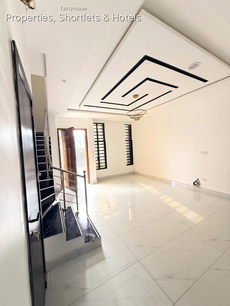 4 BEDROOM SEMI DETACHED DUPLEX
