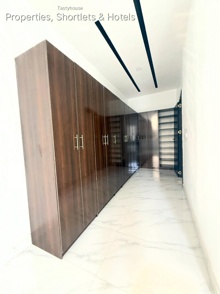 4 BEDROOM SEMI DETACHED DUPLEX