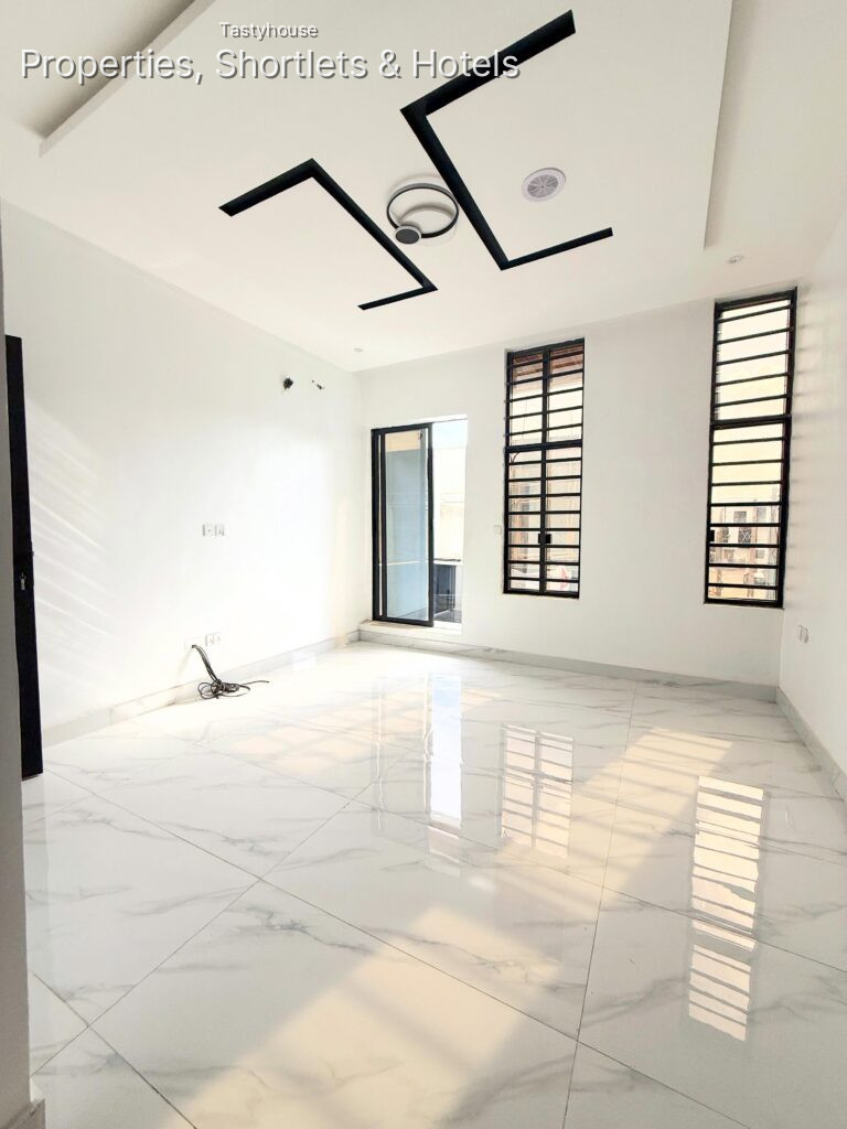 4 BEDROOM SEMI DETACHED DUPLEX