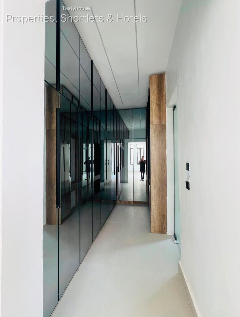 4 Bedroom Fully Detached duplex with bq