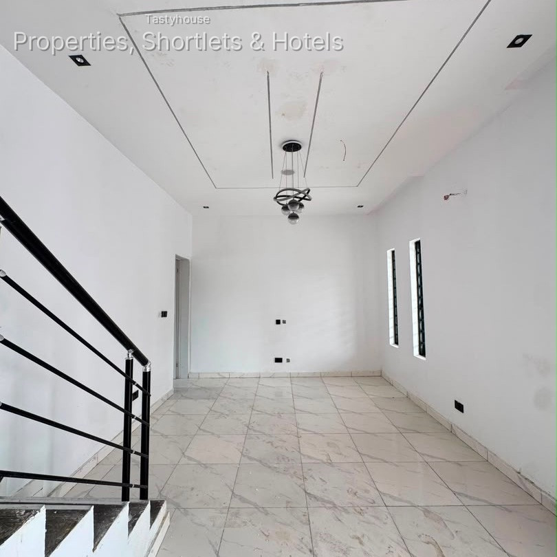 3 BEDROOM TERRACE DUPLEX
