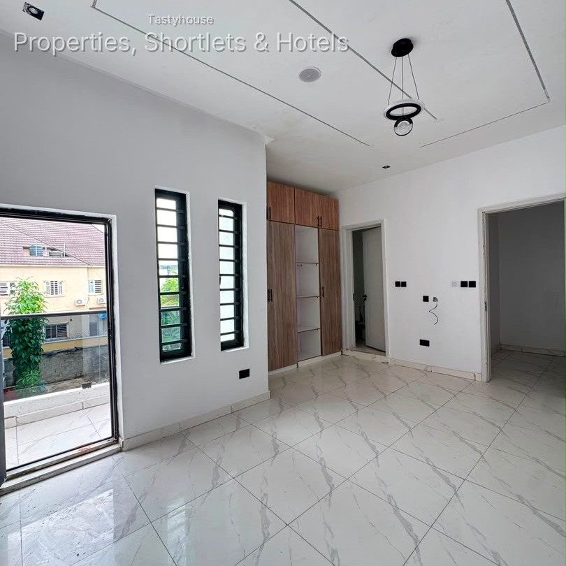 3 BEDROOM TERRACE DUPLEX