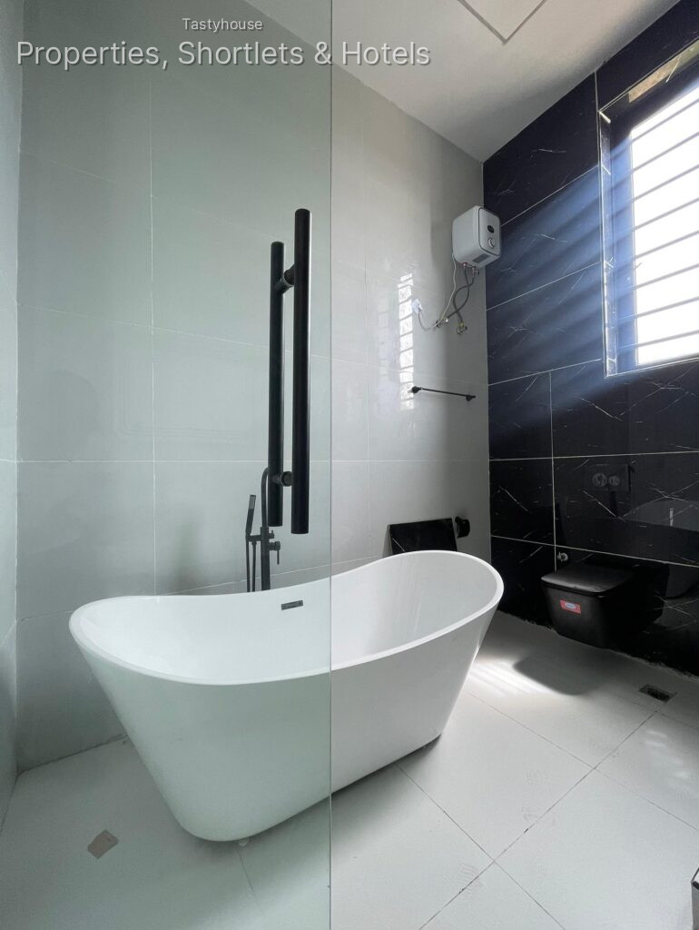 LUXURY 4BEDROOM FULLY DETACHEDDUPLEX