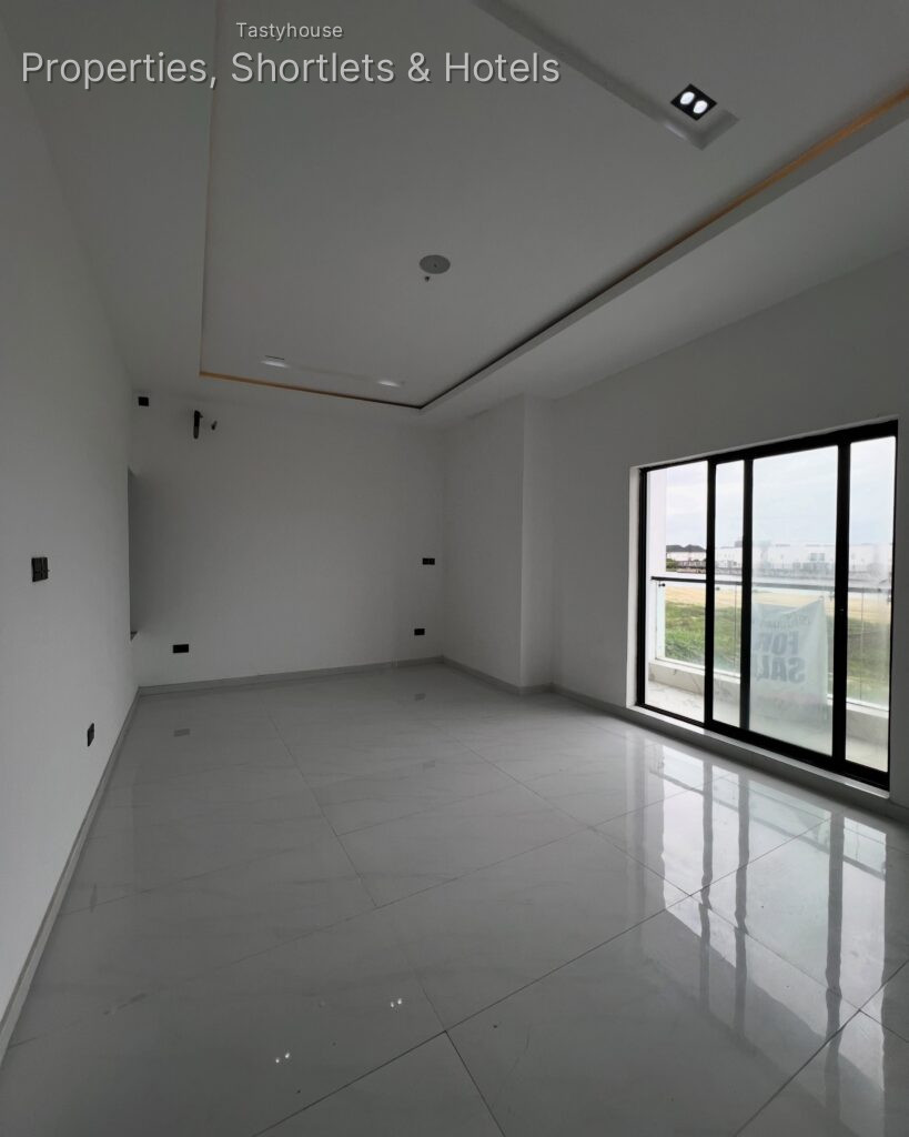 5-BEDROOM FULLY DETACHED