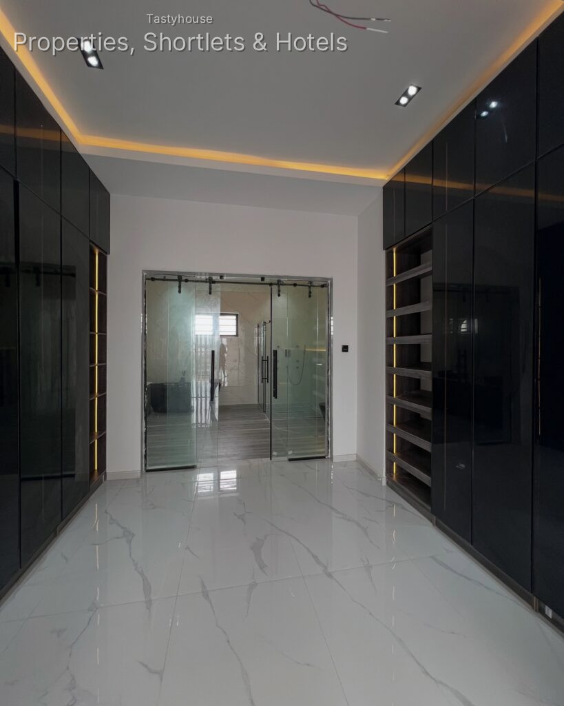 5-BEDROOM FULLY DETACHED