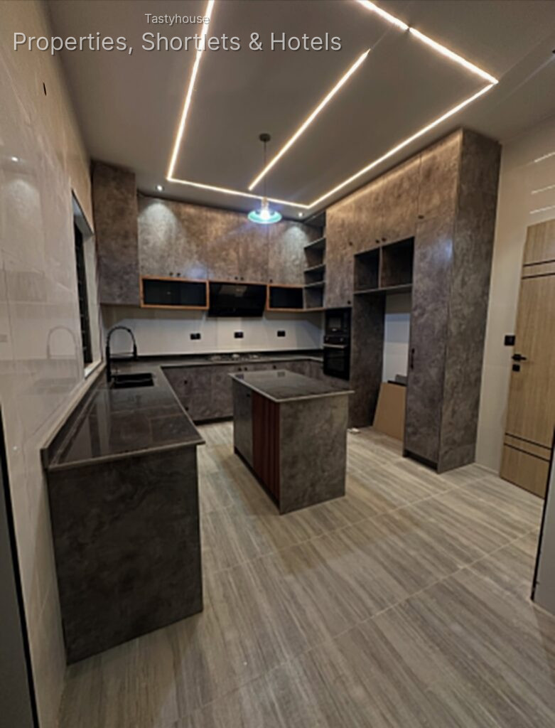 4-BEDROOM FULLY DETACHED DUPLEX
