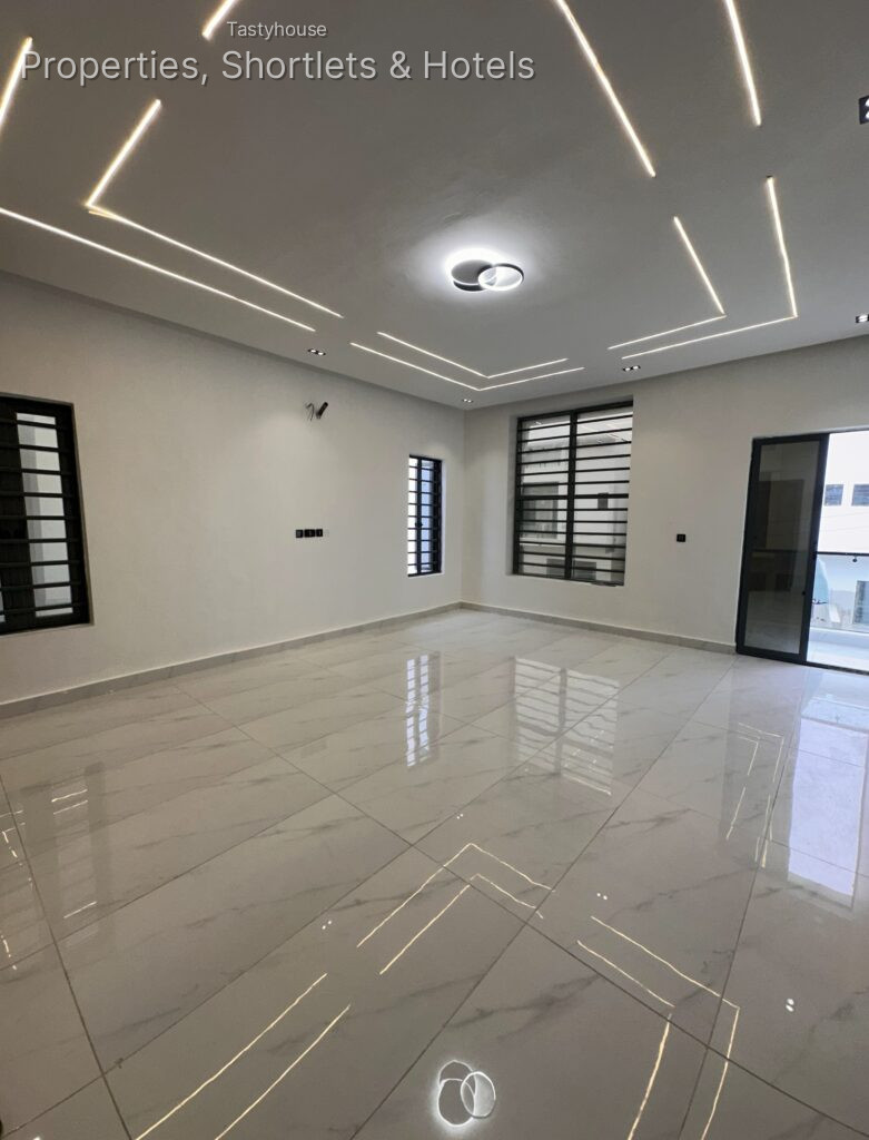 4-BEDROOM FULLY DETACHED DUPLEX
