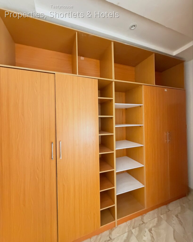 Well Spacious All En-suit 4 BedroomsTerrace Duplex