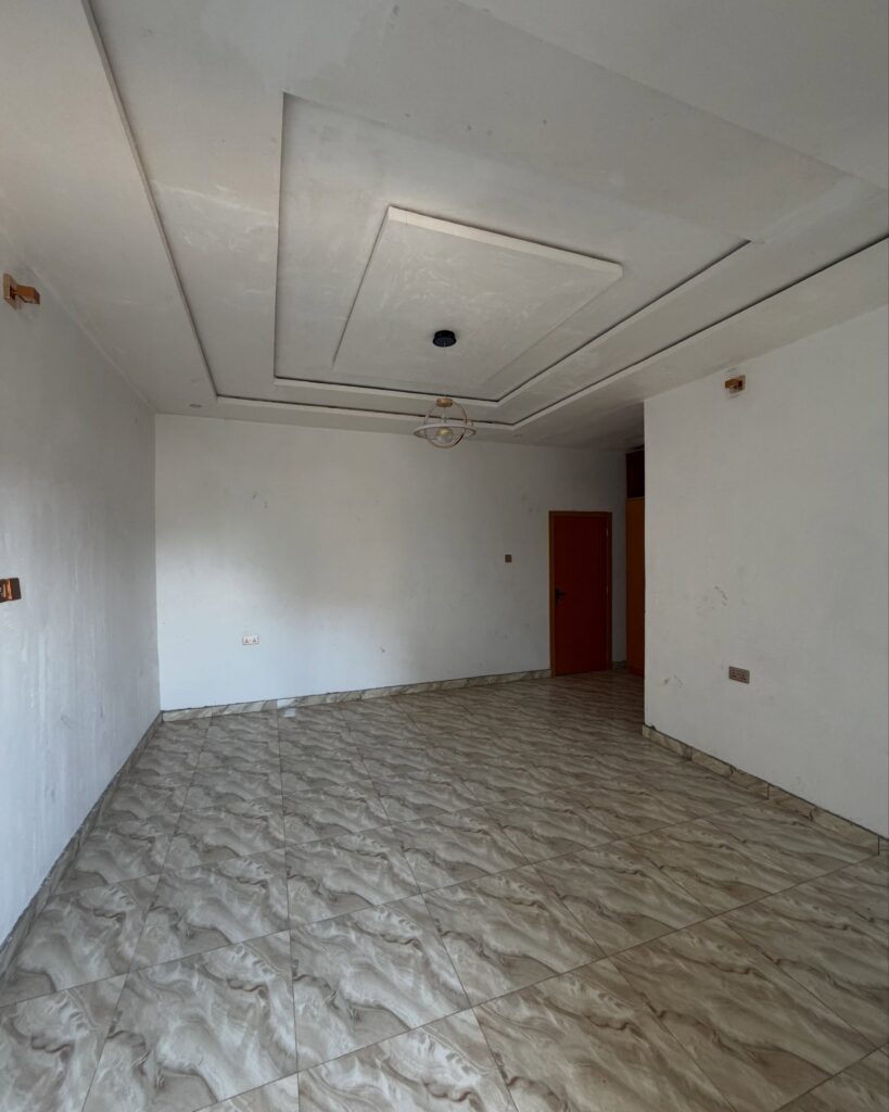 Well Spacious All En-suit 4 BedroomsTerrace Duplex