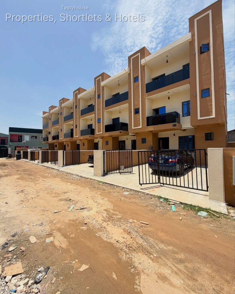 Well Spacious All En-suit 4 BedroomsTerrace Duplex