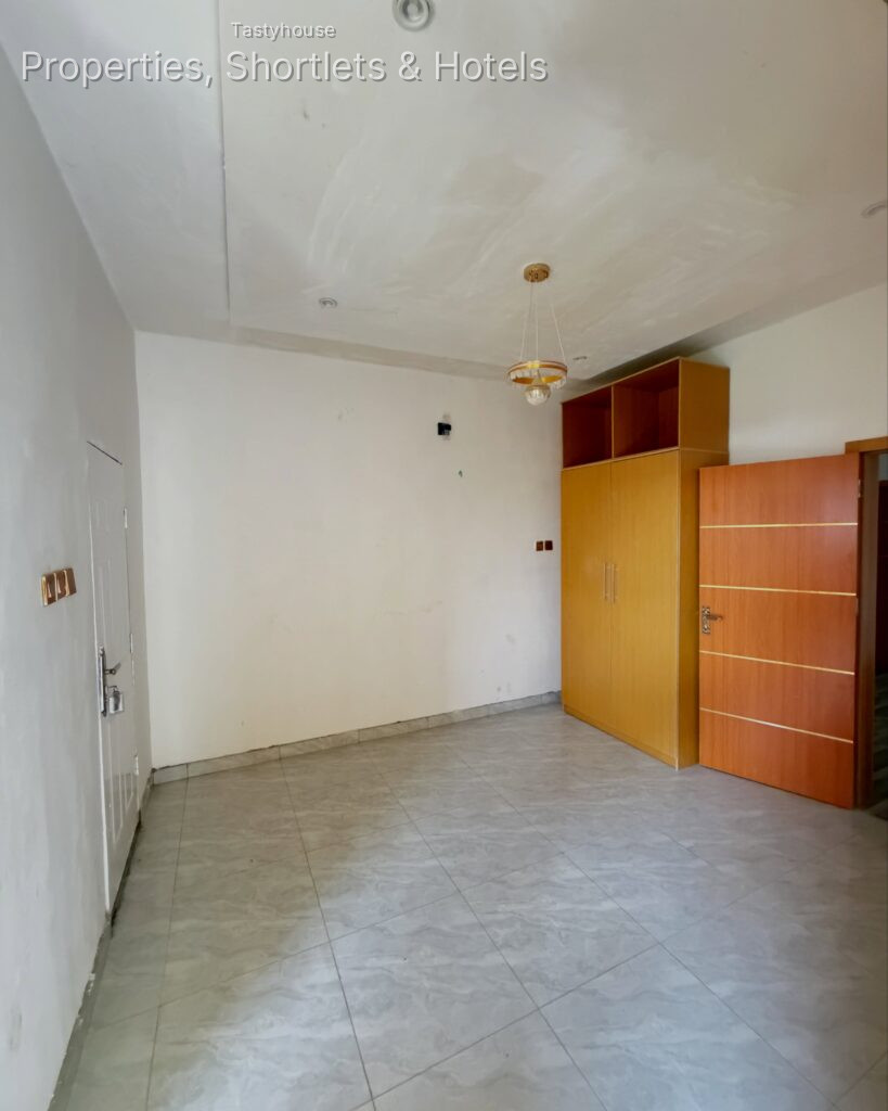 Well Spacious All En-suit 4 BedroomsTerrace Duplex