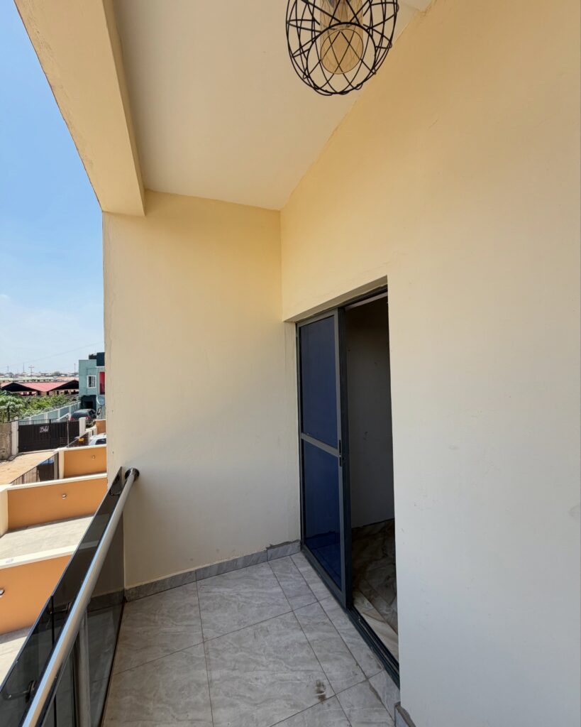 Well Spacious All En-suit 4 BedroomsTerrace Duplex