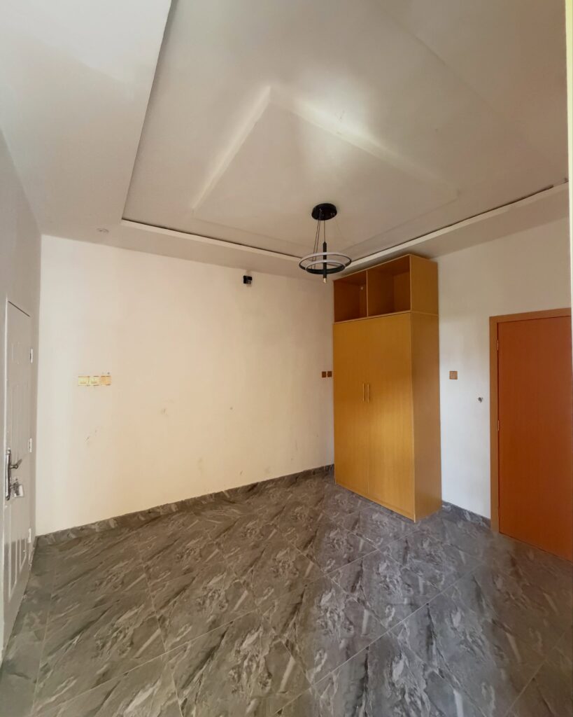 Well Spacious All En-suit 4 BedroomsTerrace Duplex