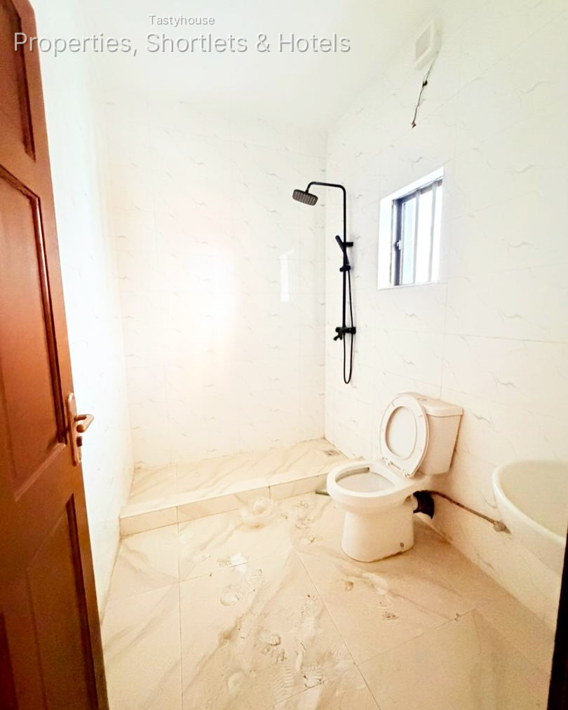 4 BEDROOM TERRACE DUPLEX WITH A ROOM BỌ