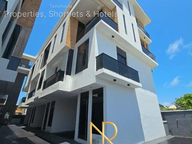 4 BEDROOM TERRACE DUPLEX
