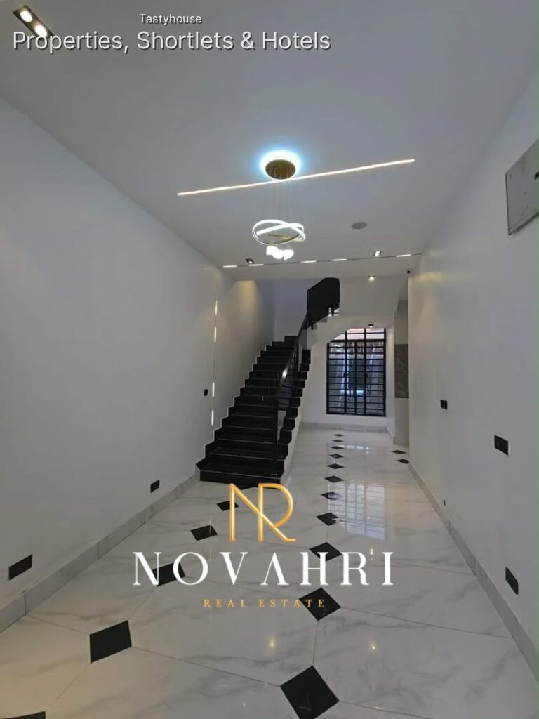 4 BEDROOM TERRACE DUPLEX