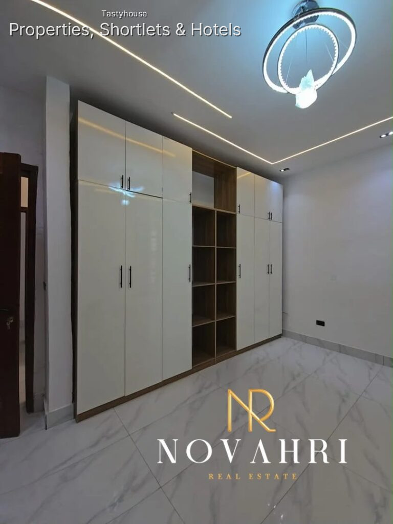 4 BEDROOM TERRACE DUPLEX