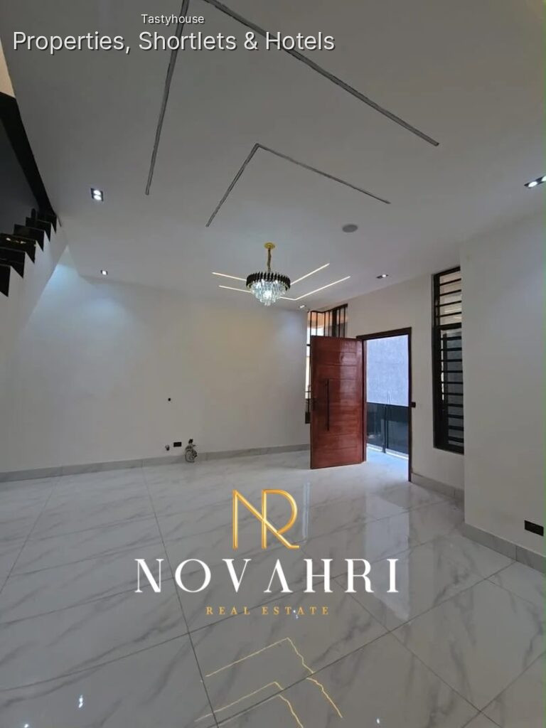 4 BEDROOM TERRACE DUPLEX