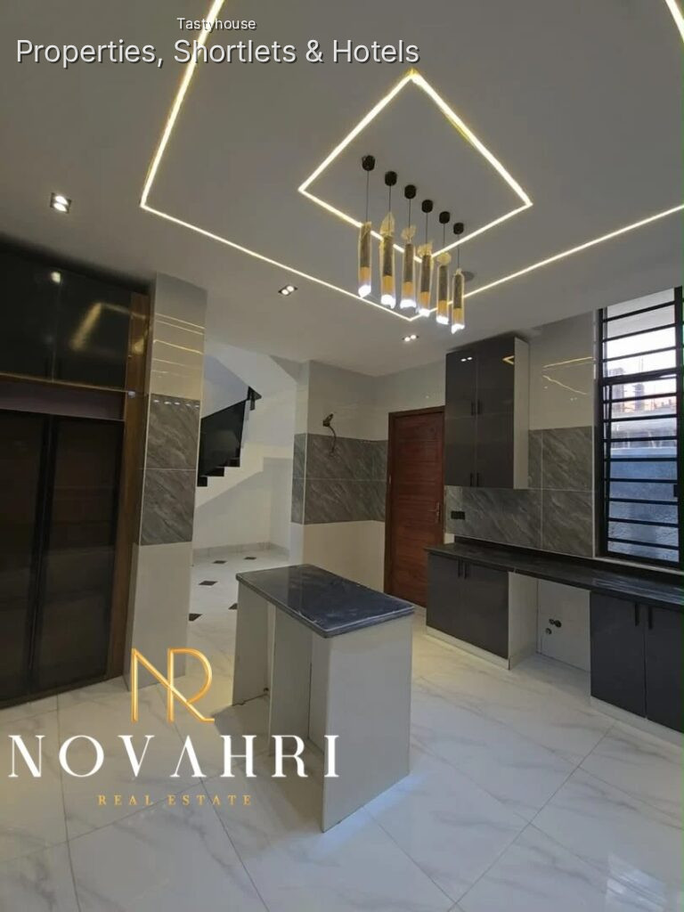 4 BEDROOM TERRACE DUPLEX