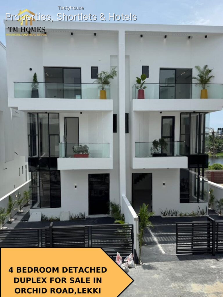 SPACIOUS 4 BEDROOM SEMI-DETACHED DUPLEX • BỌ