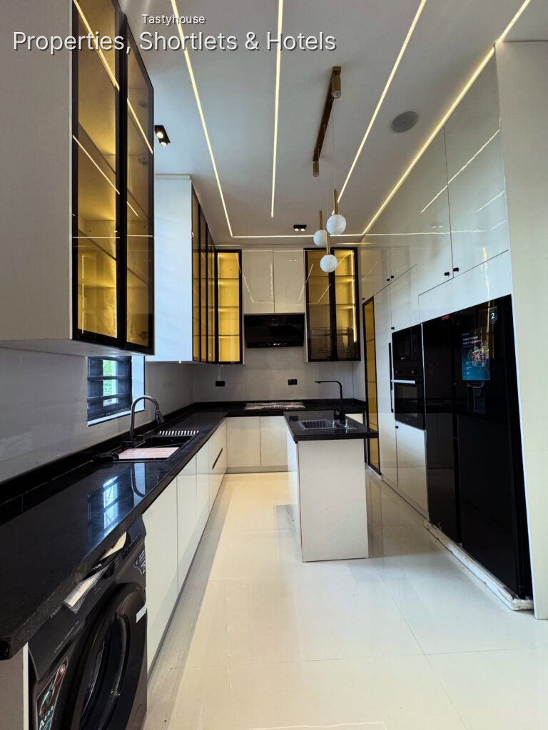 Newly-Built 5 Bedroom Duplex