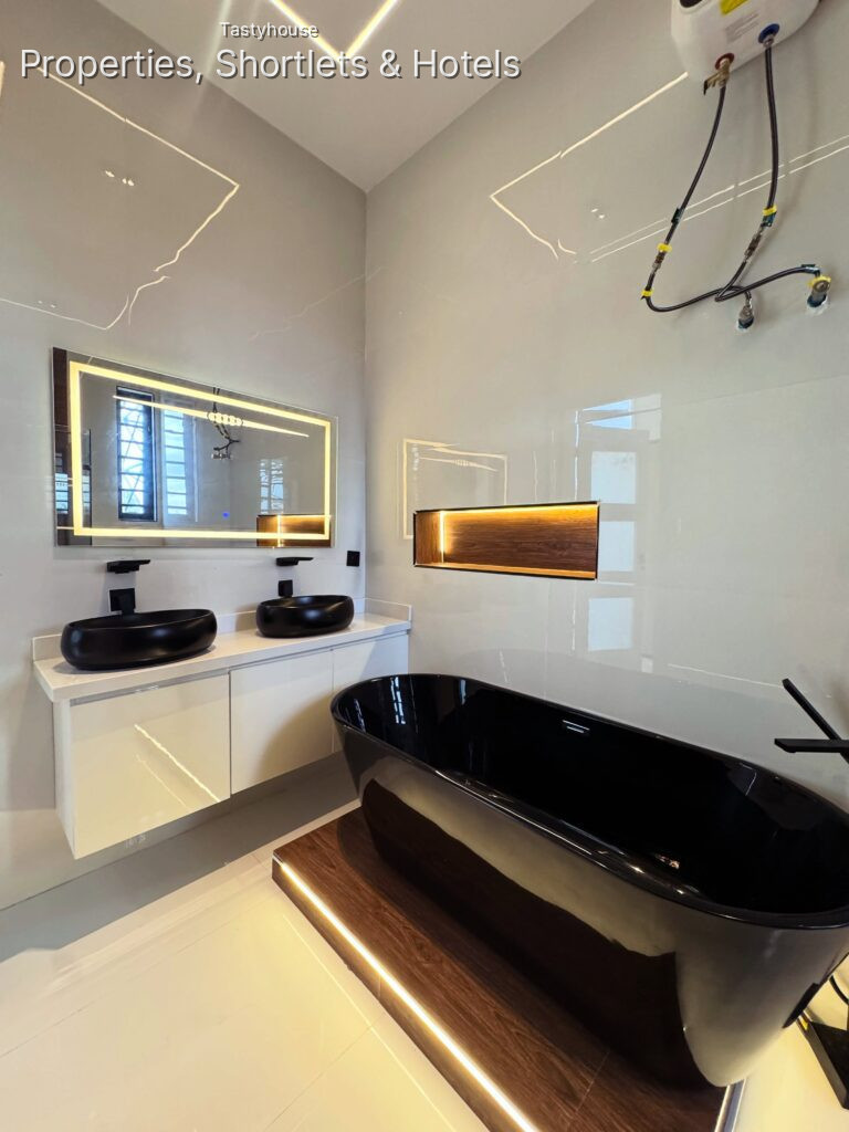 Newly-Built 5 Bedroom Duplex