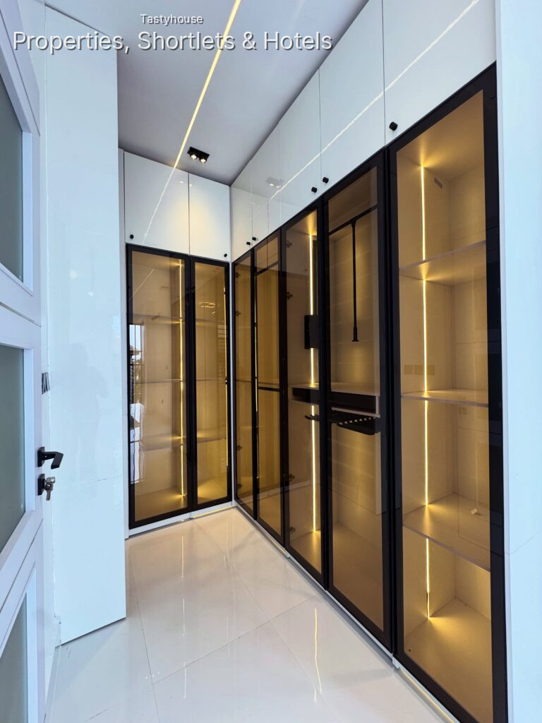 Newly-Built 5 Bedroom Duplex