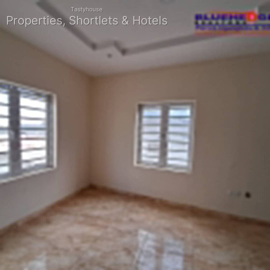 Nicely finished 4 bedroom duplex