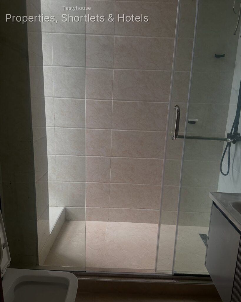 ELEGANT 4 BEDROOM TERRACE DUPLEX WITH BỌ