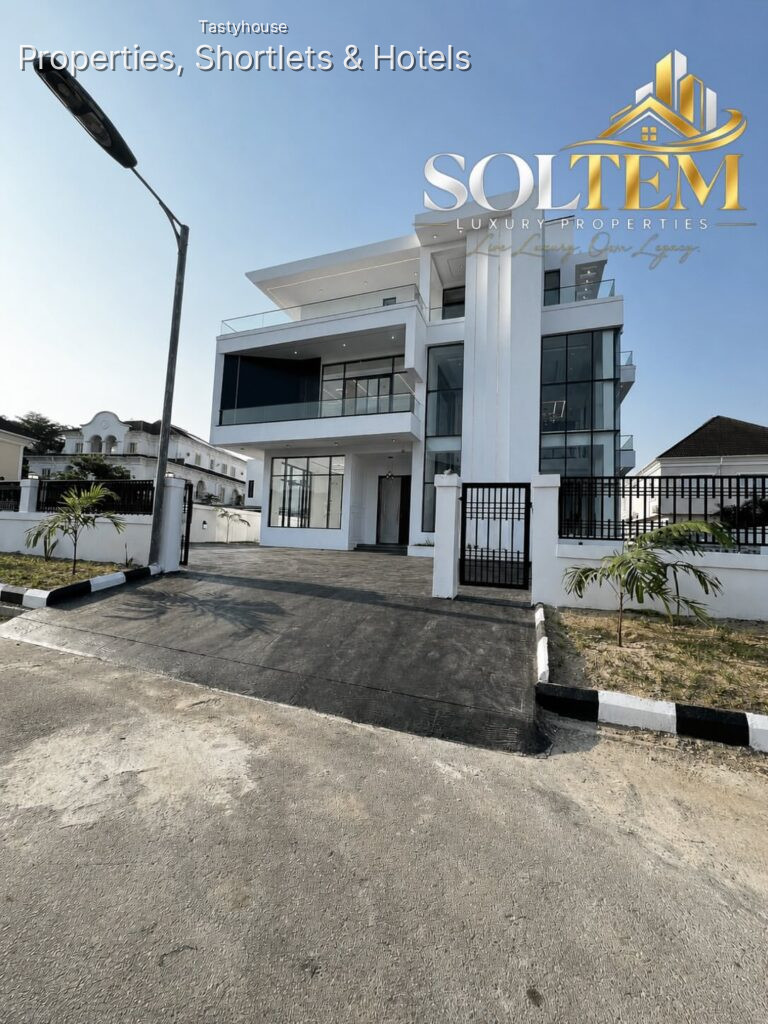 Newly Built Deluxe 5 Bedroom Fully Detached Duplex
