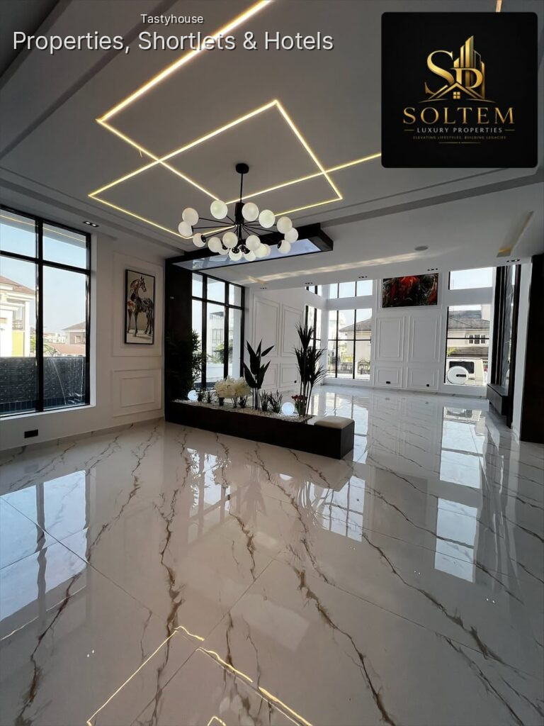 Newly Built Deluxe 5 Bedroom Fully Detached Duplex