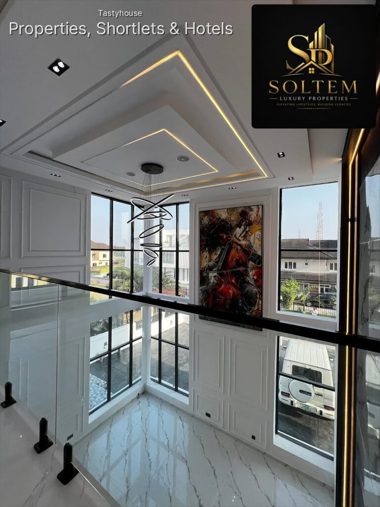 Newly Built Deluxe 5 Bedroom Fully Detached Duplex