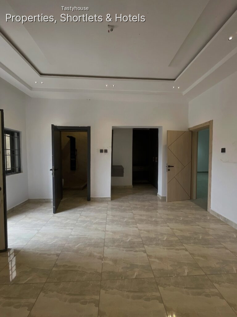 5 Bedroom Semi Detached Duplex1 Room BQ