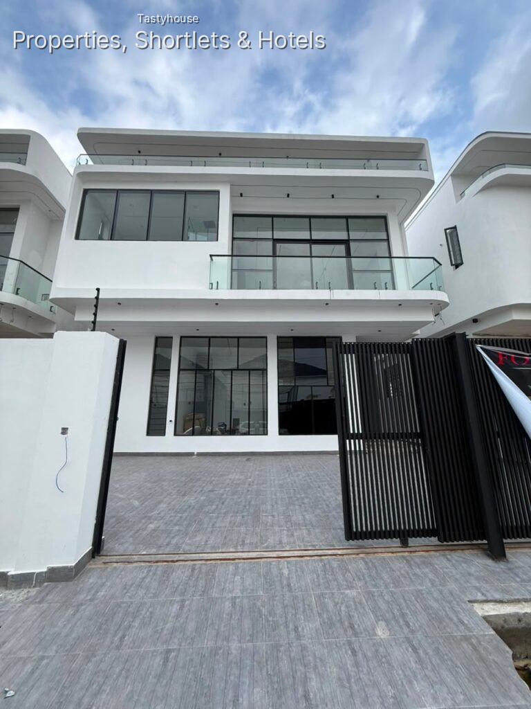 Newly Built 4 Bedroom FullyDetached Duplex