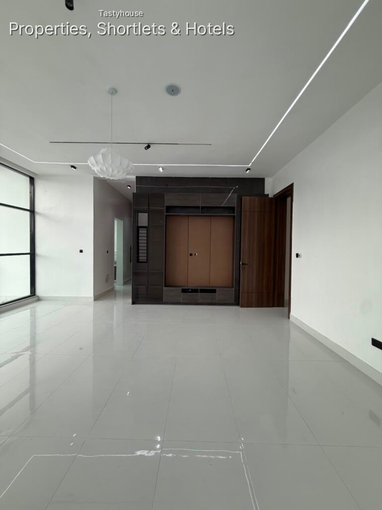 Newly Built 4 Bedroom FullyDetached Duplex