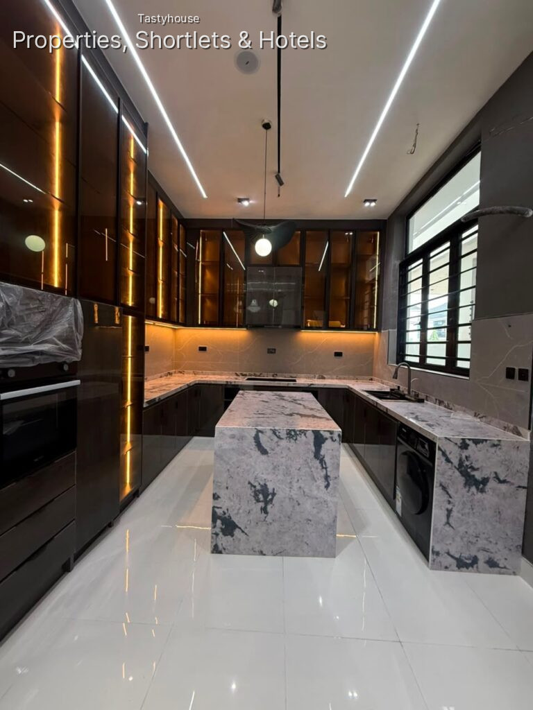 Newly Built 4 Bedroom FullyDetached Duplex