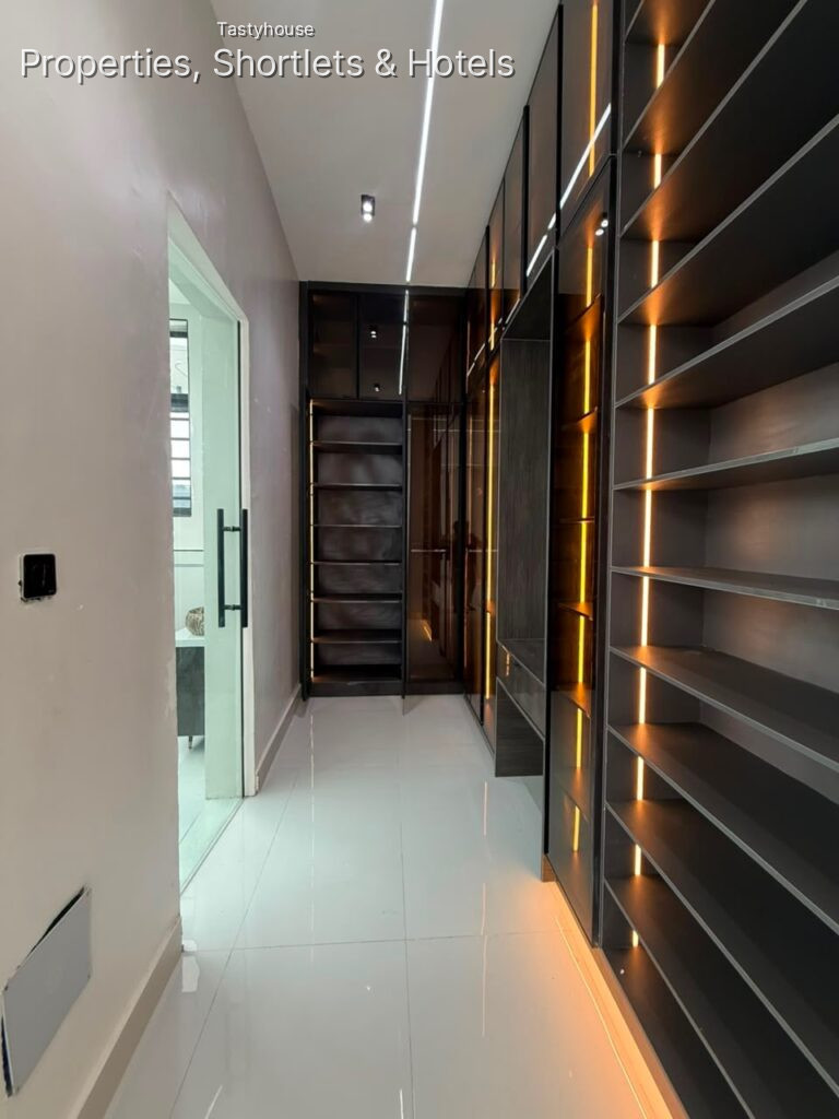 Newly Built 4 Bedroom FullyDetached Duplex