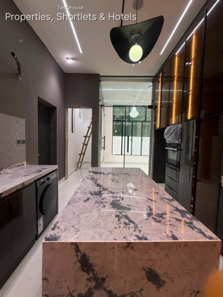 Newly Built 4 Bedroom FullyDetached Duplex