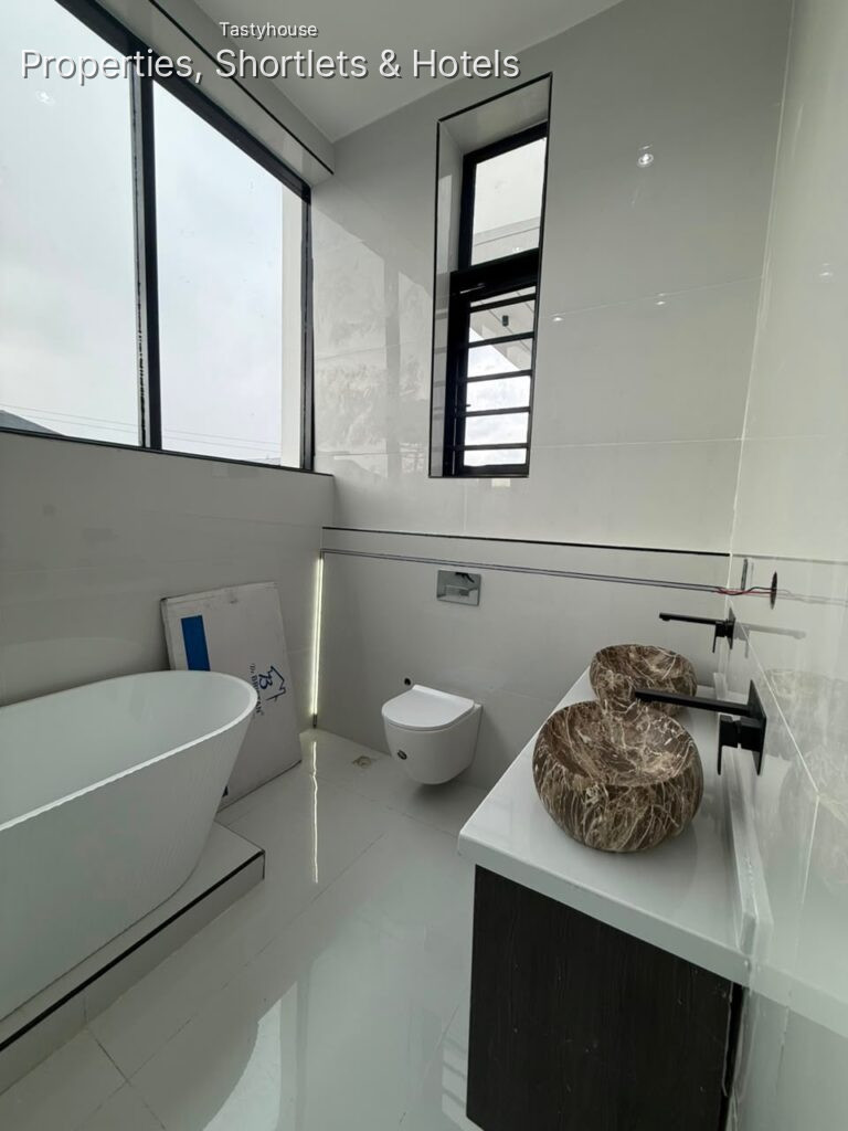 Newly Built 4 Bedroom FullyDetached Duplex